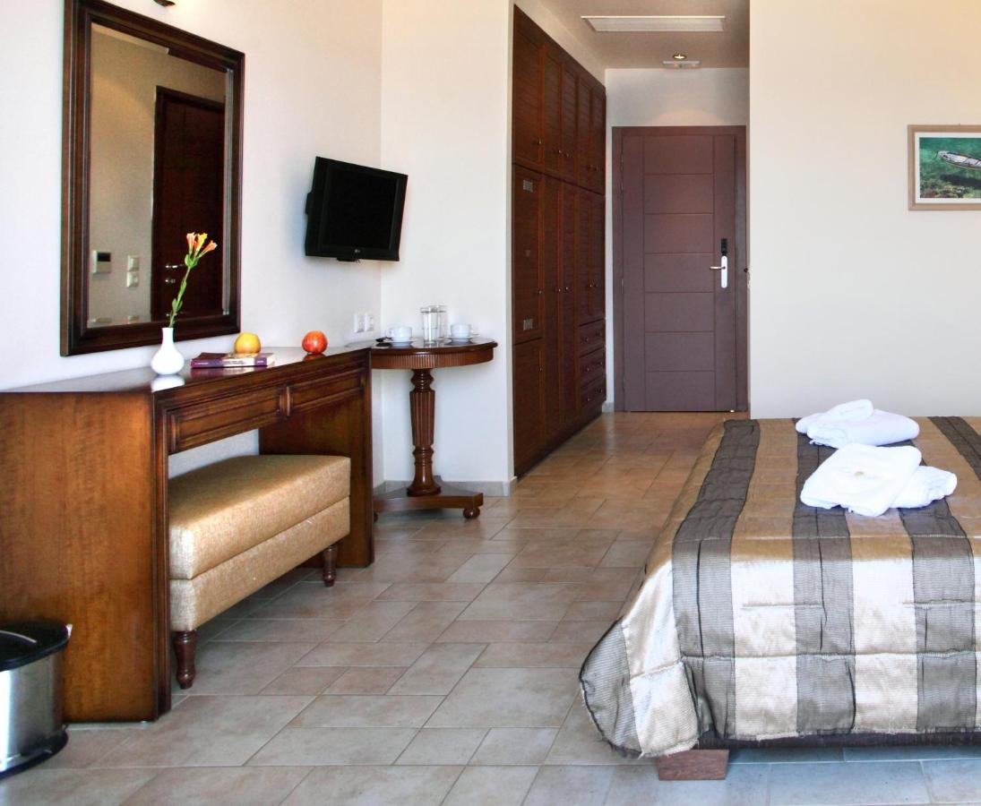 ניקיאנה Hotel Tesoro מראה חיצוני תמונה