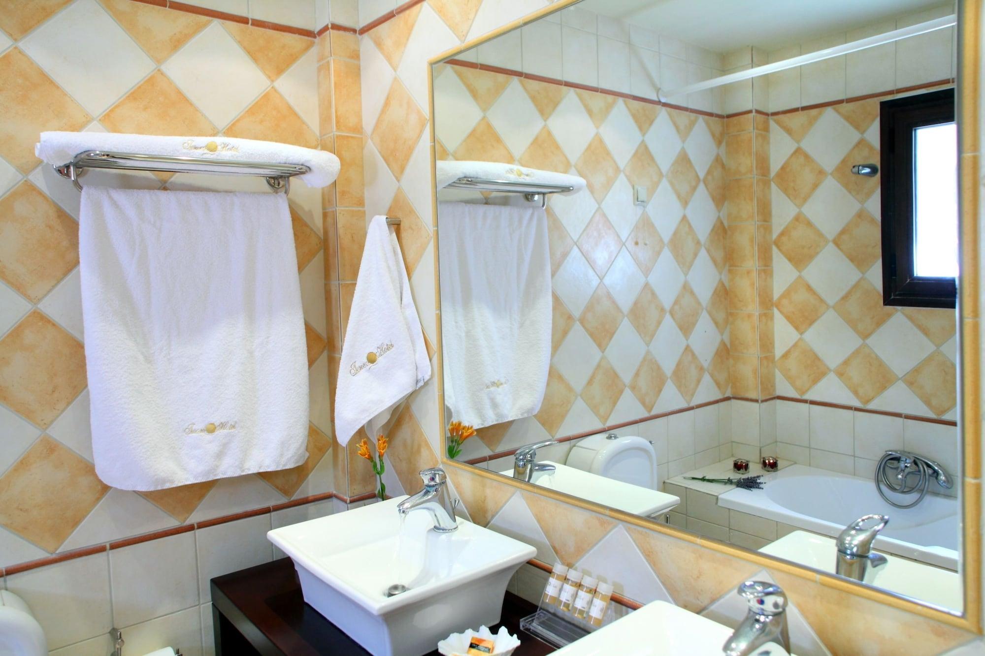 ניקיאנה Hotel Tesoro מראה חיצוני תמונה