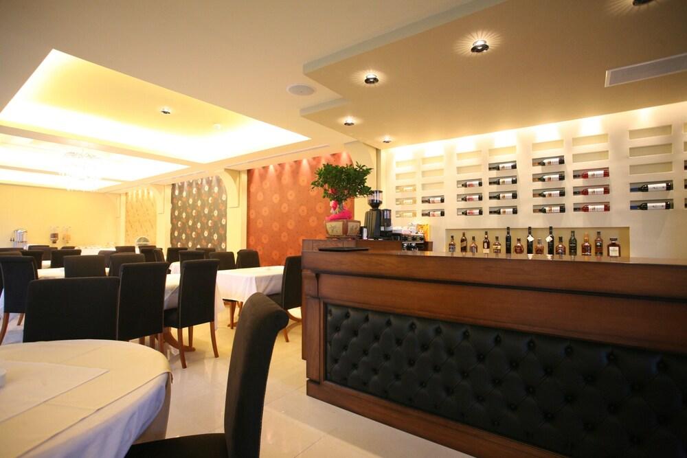 ניקיאנה Hotel Tesoro מראה חיצוני תמונה