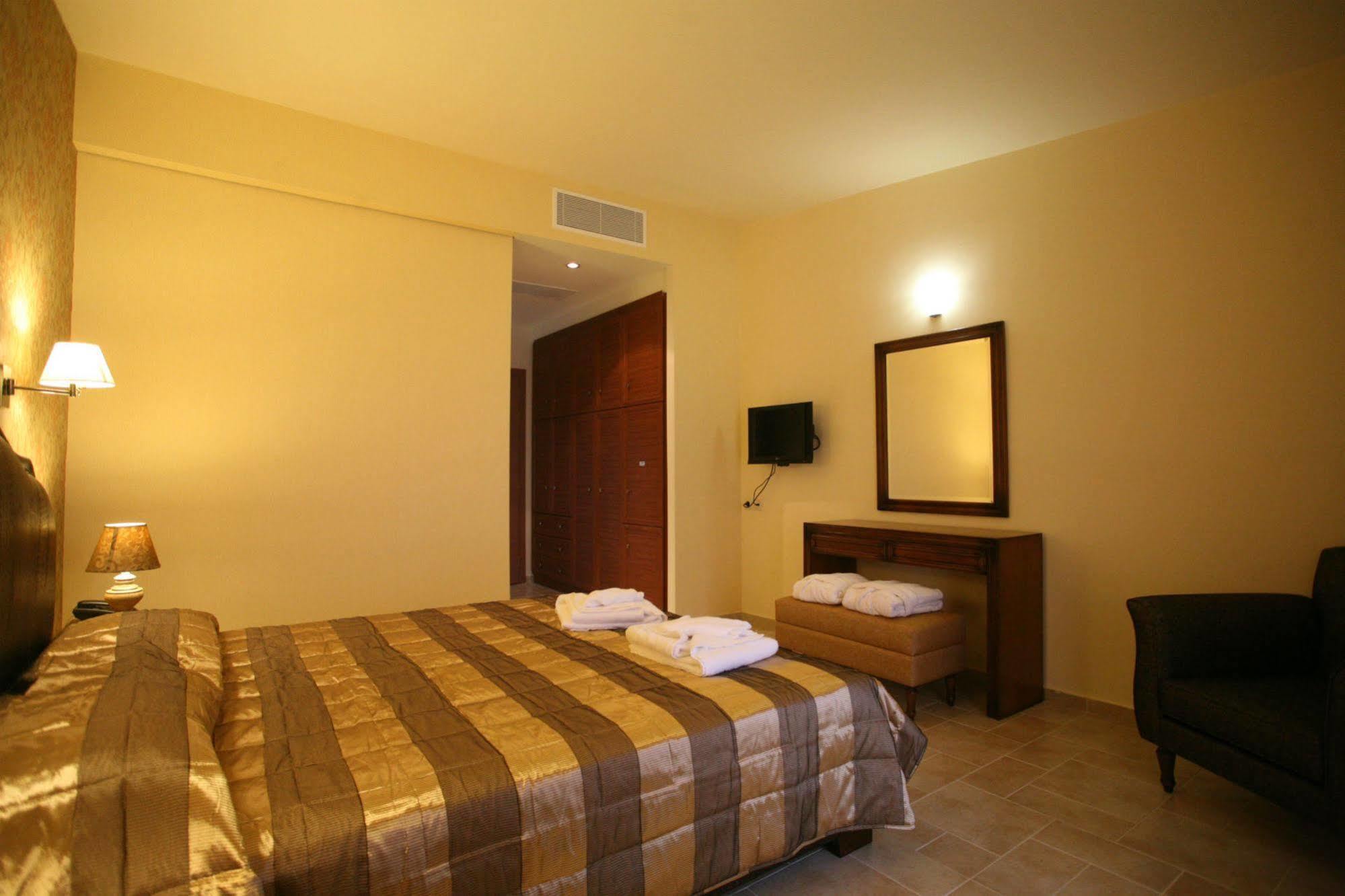 ניקיאנה Hotel Tesoro מראה חיצוני תמונה