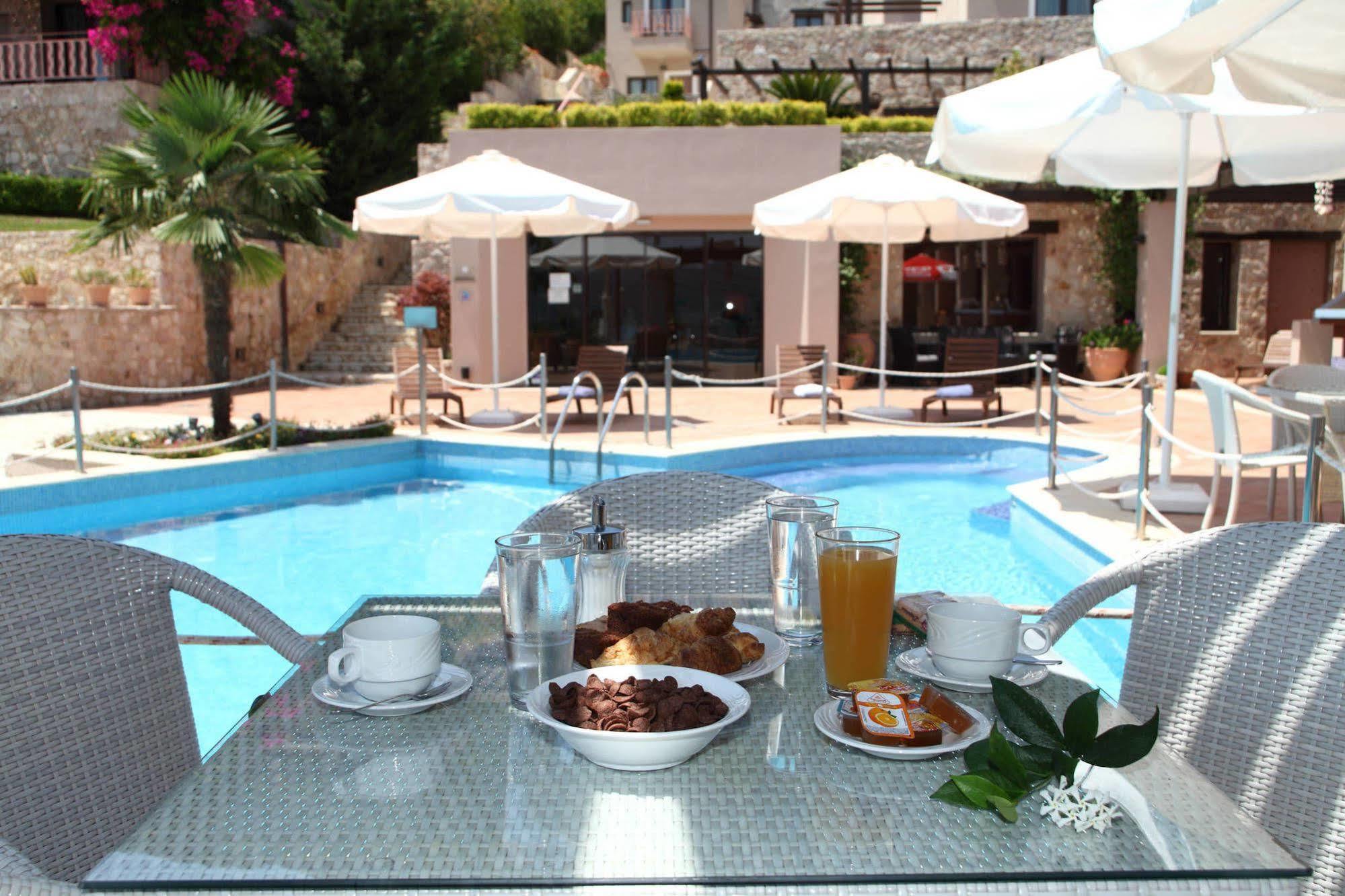 ניקיאנה Hotel Tesoro מראה חיצוני תמונה